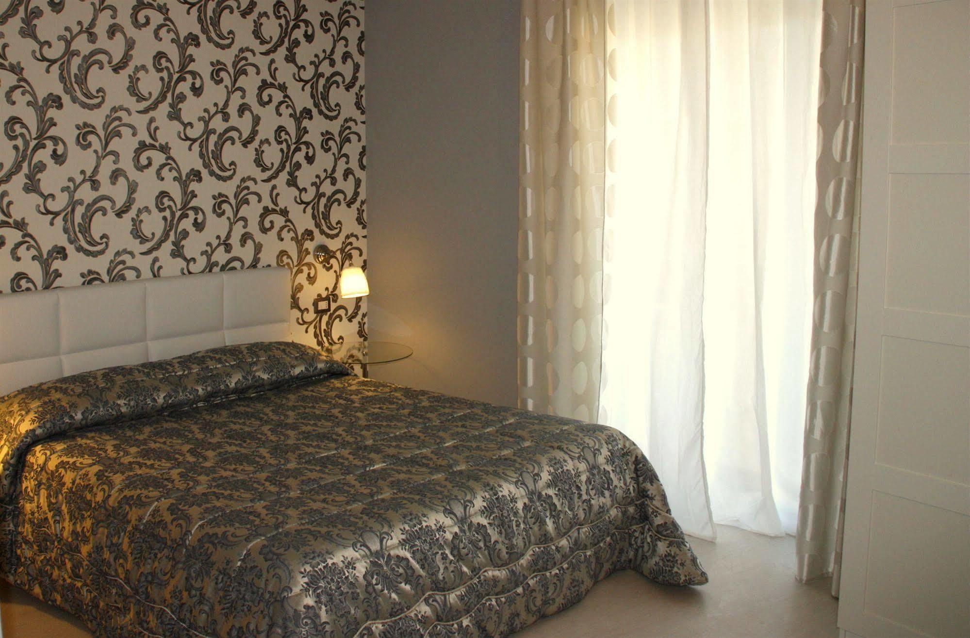 Sami Luxury Rooms 3 8 0 7 9 4 9 2 5 3 Συρακούσες Εξωτερικό φωτογραφία